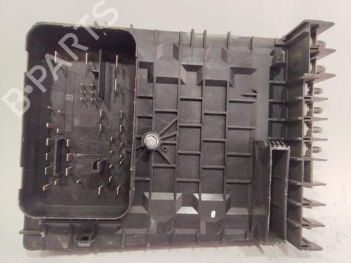 Fuse box VW TOURAN (1T1, 1T2) 1.9 TDI | BP23869696E1 