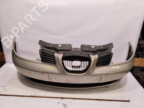 Used Front bumper SEAT CORDOBA (6L2) 1.4 16V (75 hp) 25625752