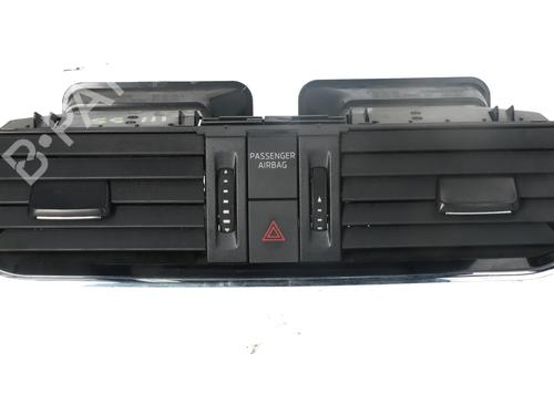 Used Air vent SKODA OCTAVIA III Combi (5E5, 5E6) 1.8 TSI (180 hp) 32729377