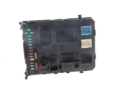 Used Fuse box PEUGEOT 307 (3A/C) 2.0 16V (136 hp) 31613442