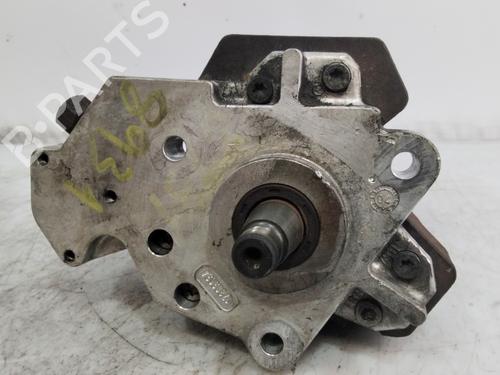 Used Injection pump RENAULT MEGANE II Saloon (LM0/1_) 1.9 dCi (LM0G, LM1G, LM2C) (120 hp) 25928689