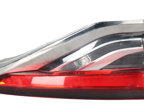 Used Left tailgate light Left tailgate light TOYOTA COROLLA Saloon (_E21_) 1.6 VVTi (ZRE210) (122 hp) 33168496 33168496