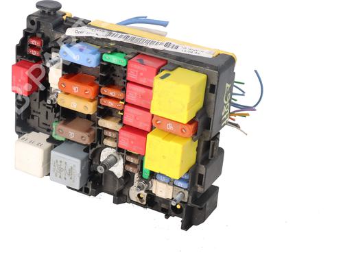Used Fuse box Fuse box 36813795 36813795
