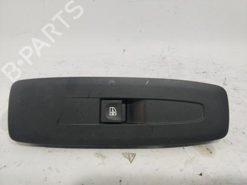 Pulsantiera posteriore destra RENAULT MEGANE IV Hatchback (B9A/M/N_) 1.5 Blue dCi 95 (B9A2, B9A6) (95 hp) 28373912