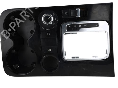 Used Middle console VW TOUAREG (7P5, 7P6) 3.0 V6 TDI (245 hp) 30663069