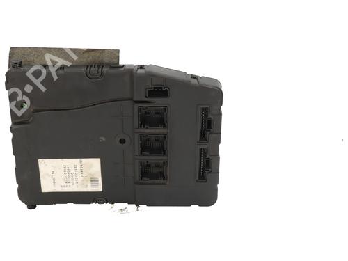 Used Fuse box RENAULT MEGANE II Estate (KM0/1_) 1.9 dCi (KMRG, KM1G, KM0G, KM2C) (120 hp) 31127478