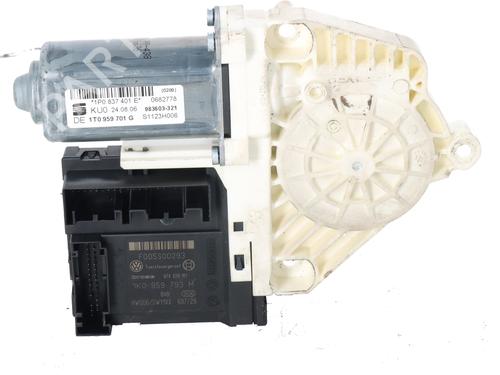 Left front window motor SEAT LEON (1P1) | BP31979229E21