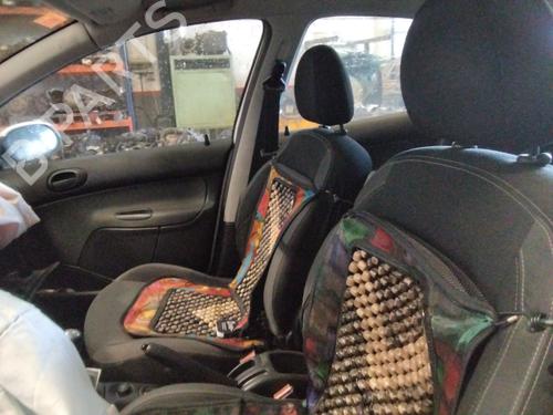 Luftfiltergehäuse PEUGEOT 206 Hatchback (2A/C) 1.4 HDi eco 70 | BP17647454M87