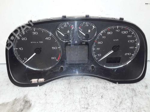 Used Instrument cluster PEUGEOT 307 (3A/C) 1.6 HDi (90 hp) 8573657
