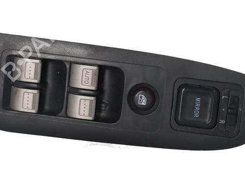 Venstre fortil elrude kontakt Venstre fortil elrude kontakt HONDA CR-V II (RD_) 2.2 CTDi (RD9) (140 hp) 37424038 37424038