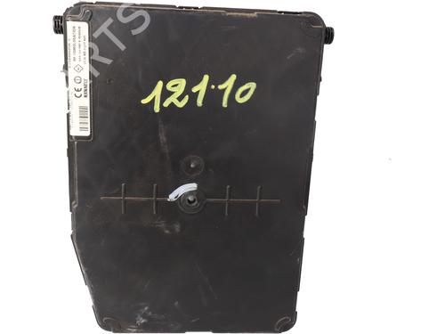 fuse-box-renault-scenic-ii-jm01_-2003-2004-2005-2006-2007-2008-2009-2010-37294735 main image