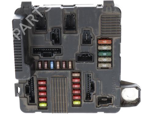 Used Fuse box RENAULT MEGANE II Saloon (LM0/1_) 1.9 dCi (LM0G, LM1G, LM2C) (120 hp) 29932806