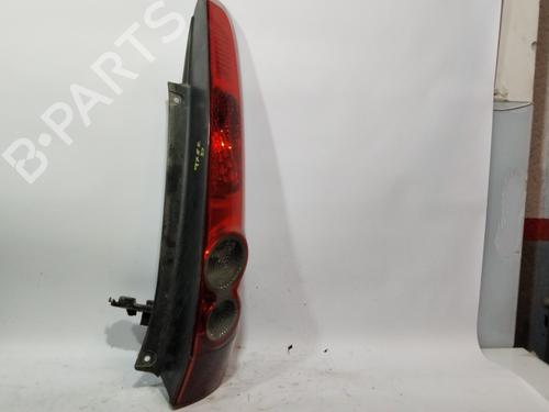 Used Right taillight FORD FIESTA V (JH_, JD_) 1.4 TDCi (68 hp) 28812344