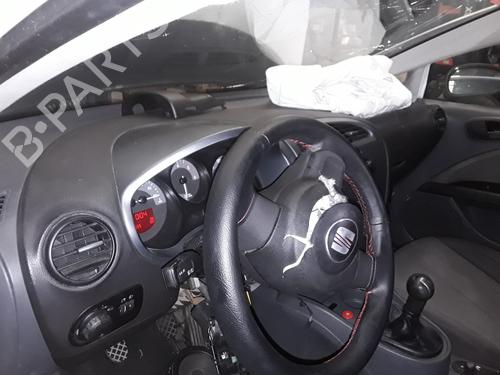 Left front window motor SEAT LEON (1P1) 1.9 TDI | BP18107552E21 