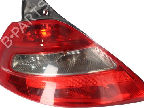 left-taillight-renault-megane-ii-bm01_-cm01_-2001-2002-2003-2004-2005-2006-2007-2008-2009-2010-2011-2012-32468192 main image