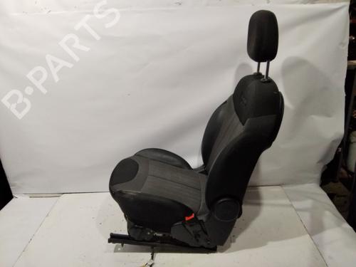 Used Right front seat FIAT 500L (351_, 352_) 1.3 D Multijet (199.LYM11, 199.LYM1A) (95 hp) 32164750