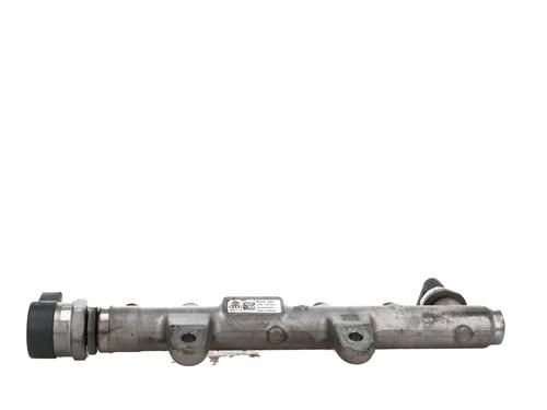 Rail D'Injecteurs SEAT IBIZA IV SC (6J1, 6P5) 1.4 TDI (105 hp) 30813507