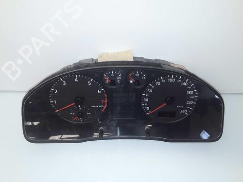 Used Instrument cluster AUDI A4 B5 (8D2) 1.8 (125 hp) 8562834