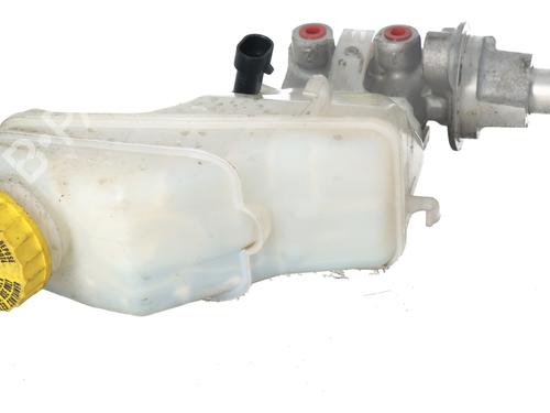 brake-master-cylinder-fiat-500l-351_-352_-2012-32182220 main image