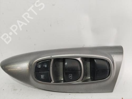 Used Left front window switch NISSAN JUKE (F15) [2010-2019]  23332372