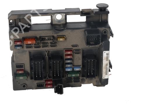 Used Fuse box Fuse box 36596161 36596161