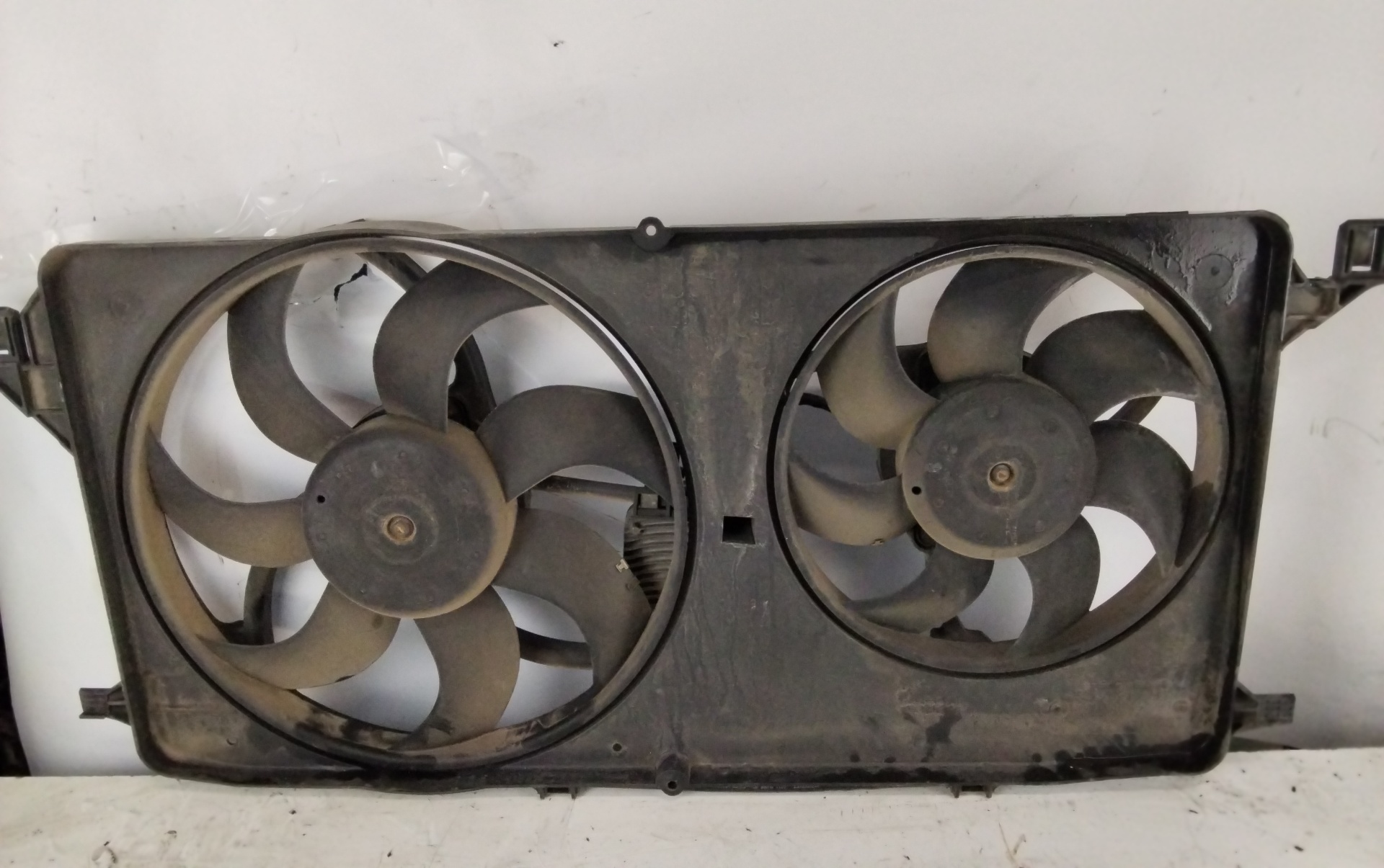 Radiator fan FORD TRANSIT Bus (FD_ _, FB_ _, FS_ _, FZ_ _, FC_ _) 2.2 ...