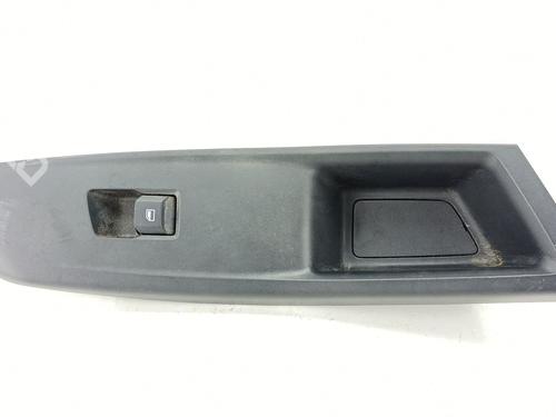 Used Right front window switch MG MG 3 (ZP2_) [2024-2025]  30153539
