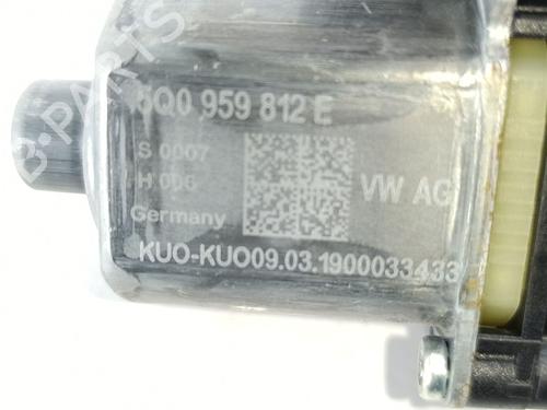 Rudehejsemotor bagstkærm højre SEAT LEON (5F1) 1.5 TGi | BP30296044E22 