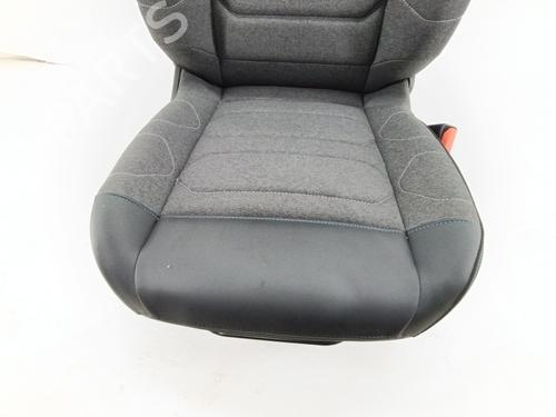 Right front seat CITROËN C4 III (BA_, BB_, BC_) 1.2 PureTech 130 (BAHNSA, BAHNSB) | BP40526552C16 - Image 2
