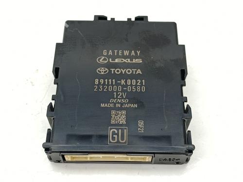 Used Electronic module Electronic module TOYOTA YARIS (_P21_, _PA1_, _PH1_) 1.5 Hybrid (MXPH10, MXPH11) (116 hp) 39613414 39613414