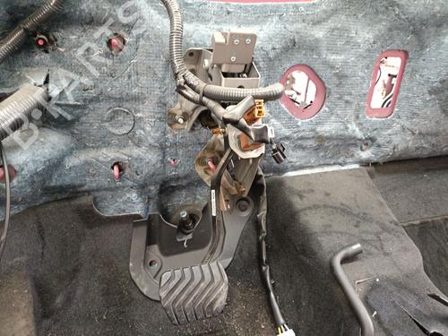 Pedale freno Pedale freno NISSAN X-TRAIL III (T32_, T32R, T32RR) 1.6 dCi (T32) (130 hp) 37464541 37464541