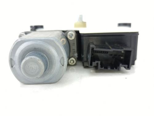Right front window motor VW POLO VI (AW1, BZ1, AE1) 1.0 | BP37464615E20 - Image 3