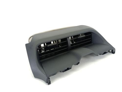 air-vent-toyota-yaris-_p21_-_pa1_-_ph1_-2020-34722175 main image