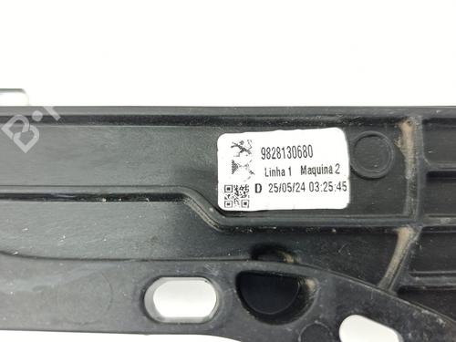 Front right window mechanism PEUGEOT 2008 II (UD_, US_, UY_, UJ_, UR_, UC_) 1.2 PureTech 100 (USHNK) | BP32059705C23