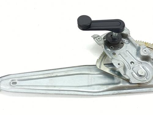 Lève-vitre arrière droit TOYOTA YARIS (_P13_) 1.0 (KSP130) (72 hp) 30871105