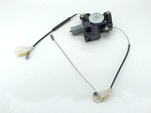 Used Right rear window motor Right rear window motor TOYOTA YARIS (_P21_, _PA1_, _PH1_) 1.5 (MXPA11) (125 hp) 32698650 32698650