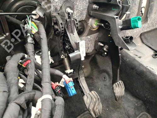 Clutch pedal RENAULT CAPTUR II (HF_) TCe 90 (HFM6) | BP29631309I13 