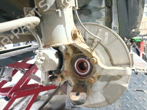 Used Left front steering knuckle SUZUKI GRAND VITARA II (JT, TE, TD) 1.9 DDiS All-wheel Drive (JT419, TD44, JB419WD, JB419XD,... (129 hp) 31886116