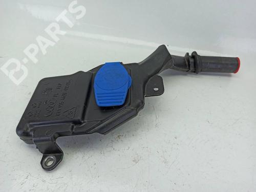 windscreen-washer-tank-audi-a4-b8-8k2-20-tdi-8t1955463b-2007-2008-2009-2010-2011-2012-2013-2014-2015-2016-2017-8944800 main image