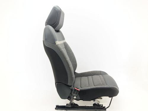 Left front seat CITROËN C4 III (BA_, BB_, BC_) 1.2 PureTech 130 (BAHNSA, BAHNSB) | BP31863433C15