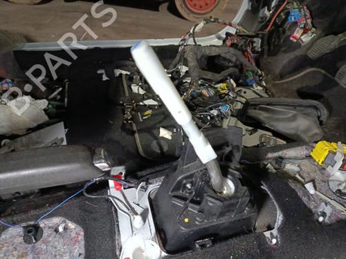 Used Gear lever OPEL CORSA E (X15) 1.3 CDTI (08, 68) (75 hp) 29145651