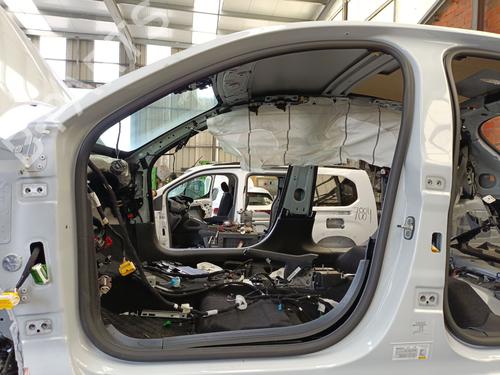 Gummiliste Gummiliste OPEL CORSA F (P2JO) 1.2 (68) (101 hp) 37492493 37492493