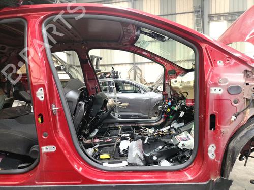 Gummiliste OPEL CROSSLAND X / CROSSLAND (P17, P2QO) 1.2 (75) (110 hp) 31882593