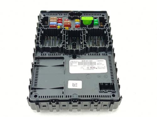 Used Fuse box Fuse box 38325843 38325843