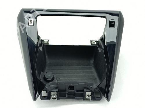 Used Middle console PEUGEOT 2008 II (UD_, US_, UY_, UJ_, UR_, UC_) 1.5 BlueHDI 110 (UDYHSK) (110 hp) 30931831