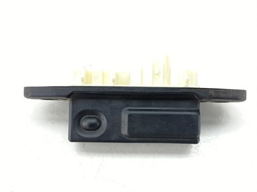 Used Tailgate handle Tailgate handle TOYOTA YARIS (_P21_, _PA1_, _PH1_) 1.5 Hybrid (MXPH10, MXPH11) (116 hp) 39617744 39617744