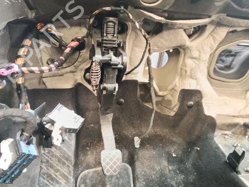 clutch-pedal-vw-golf-viii-cd1-da1-2019-36220487 main image