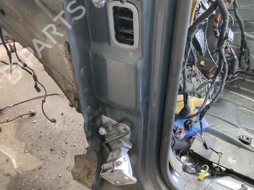 Charnière/Limiteur de porte VW TOUAREG (7LA, 7L6, 7L7) 3.0 V6 TDI (225 hp) 29004293