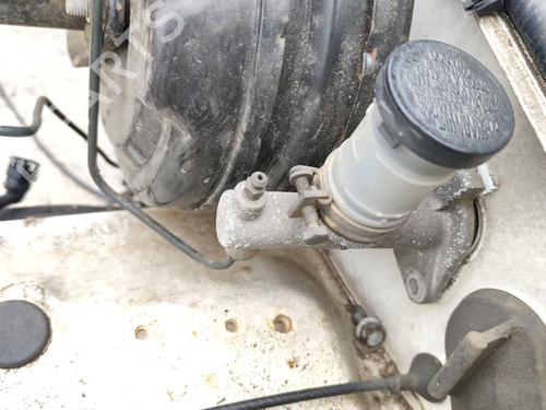 Used Clutch slave cylinder NISSAN TERRANO II (R20) 2.7 TD 4WD (101 hp) 29002984