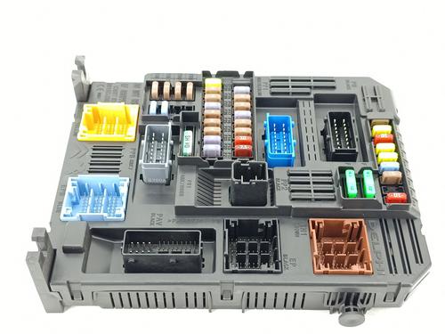 Used Fuse box Fuse box PEUGEOT 308 SW II (LC_, LJ_, LR_, LX_, L4_) 1.6 BlueHDi 120 (120 hp) 35950821 35950821